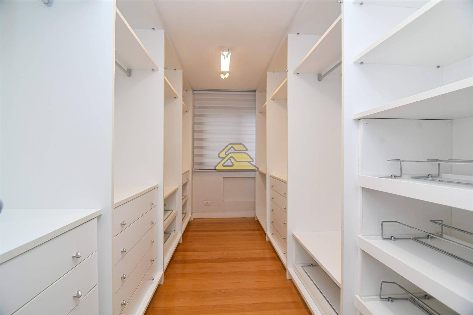 Apartamento à venda com 3 quartos, 220m² - Foto 29