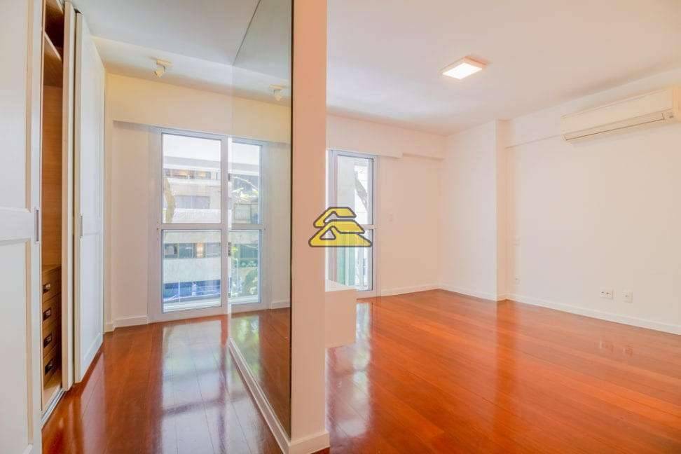 Apartamento à venda com 3 quartos, 199m² - Foto 11