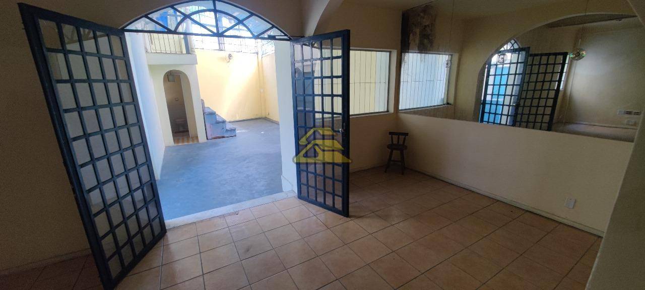 Prédio Inteiro à venda com 3 quartos, 161m² - Foto 12
