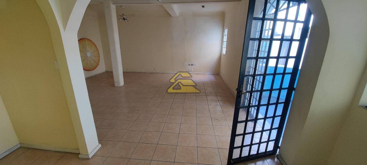 Prédio Inteiro à venda com 3 quartos, 161m² - Foto 14
