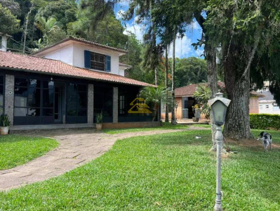 Casa à venda com 5 quartos, 2520m² - Foto 1