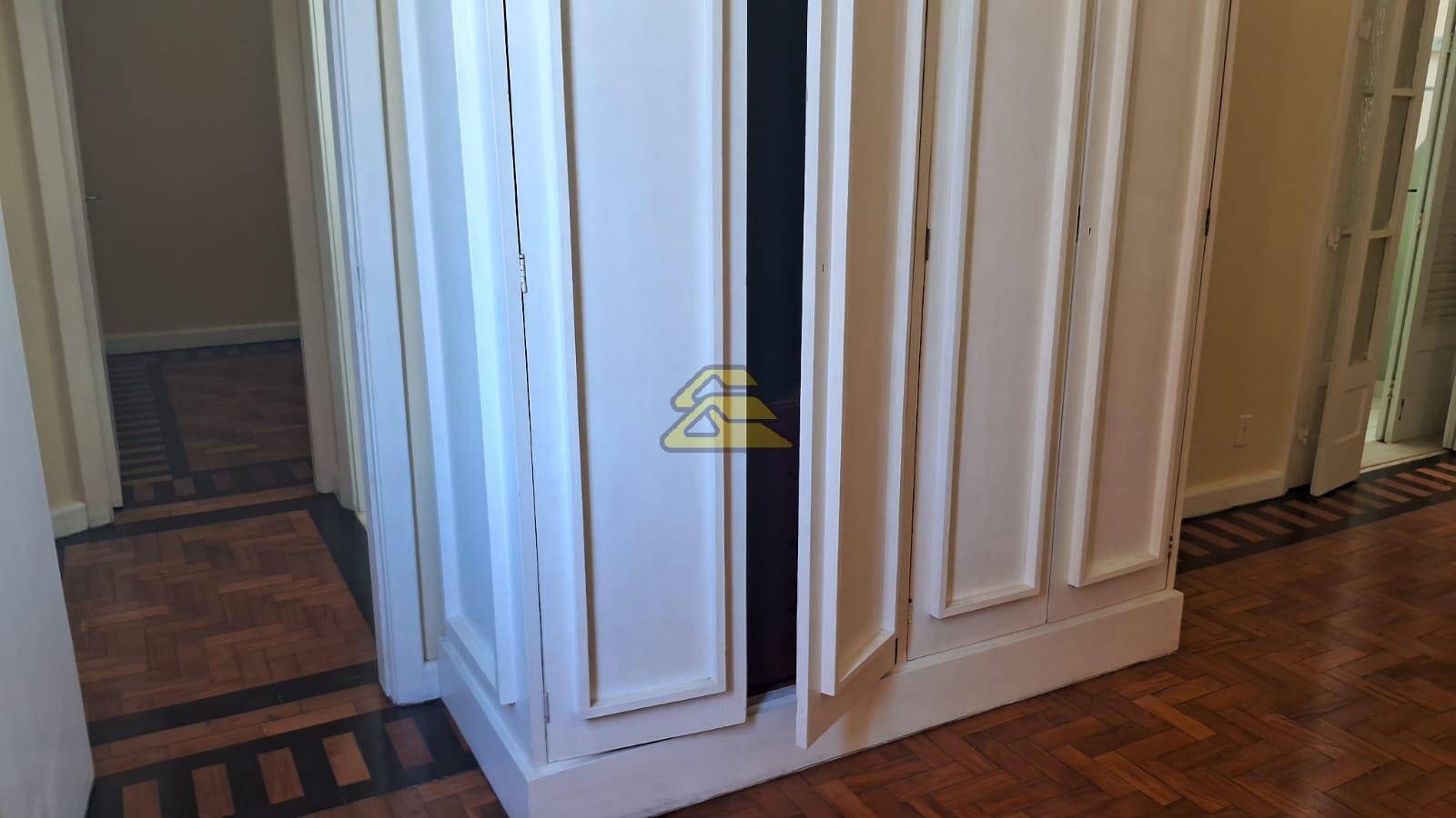 Apartamento para alugar com 2 quartos, 96m² - Foto 24