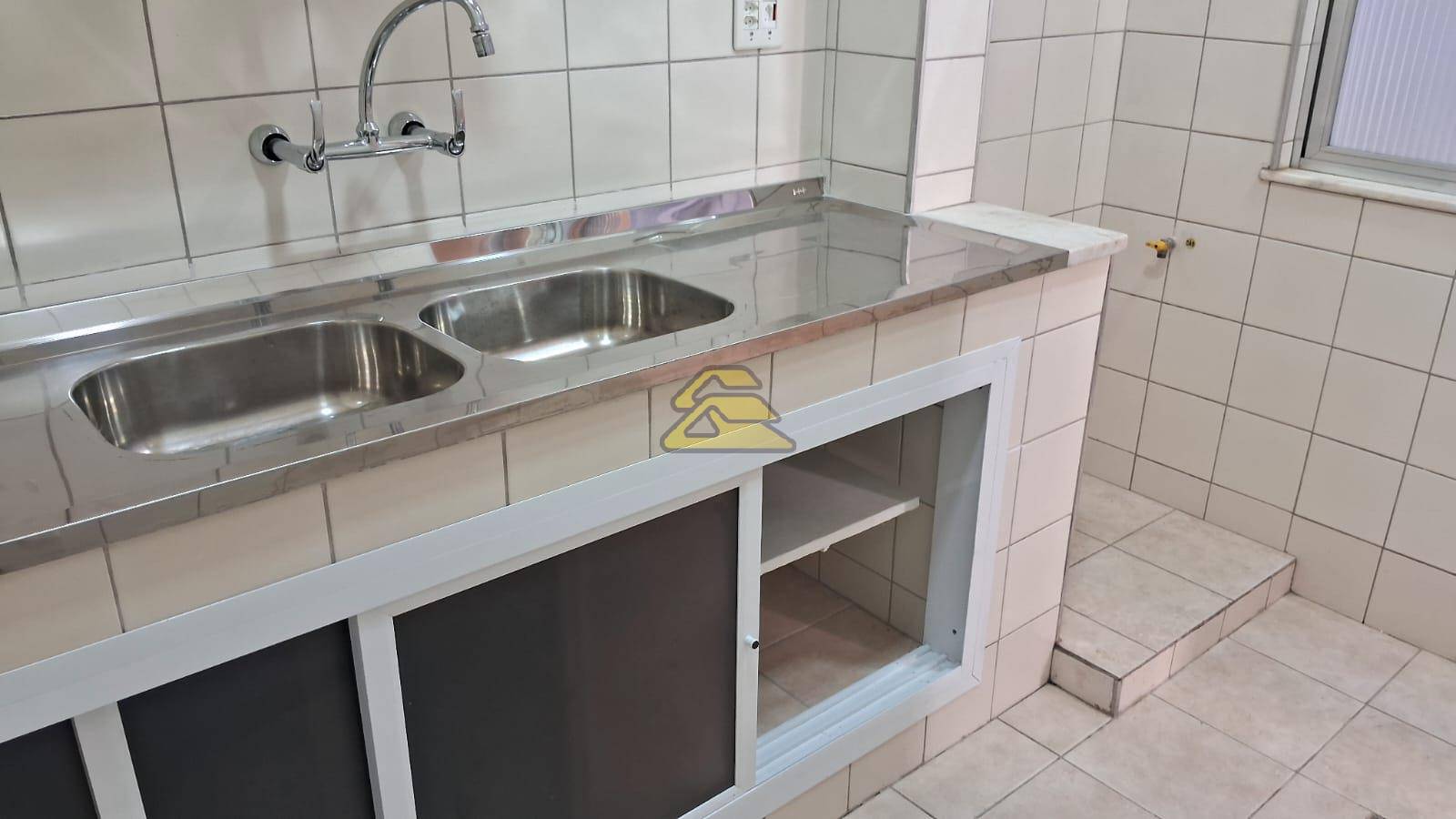 Apartamento para alugar com 2 quartos, 96m² - Foto 35