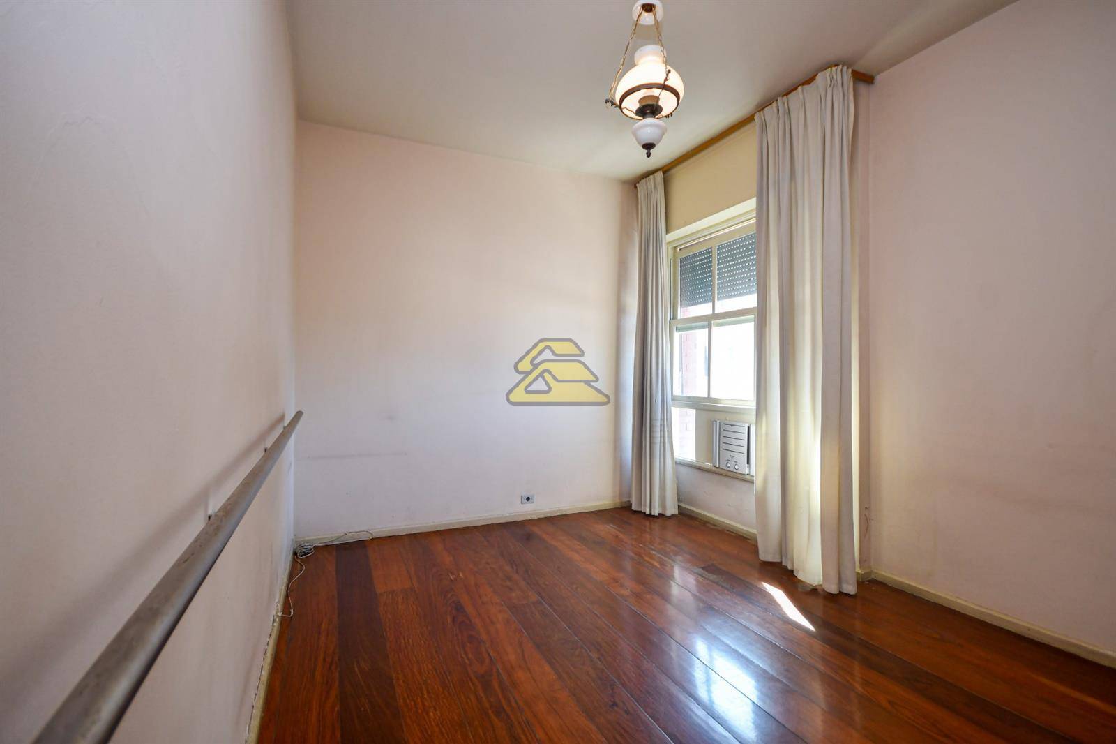 Apartamento à venda com 4 quartos, 200m² - Foto 6