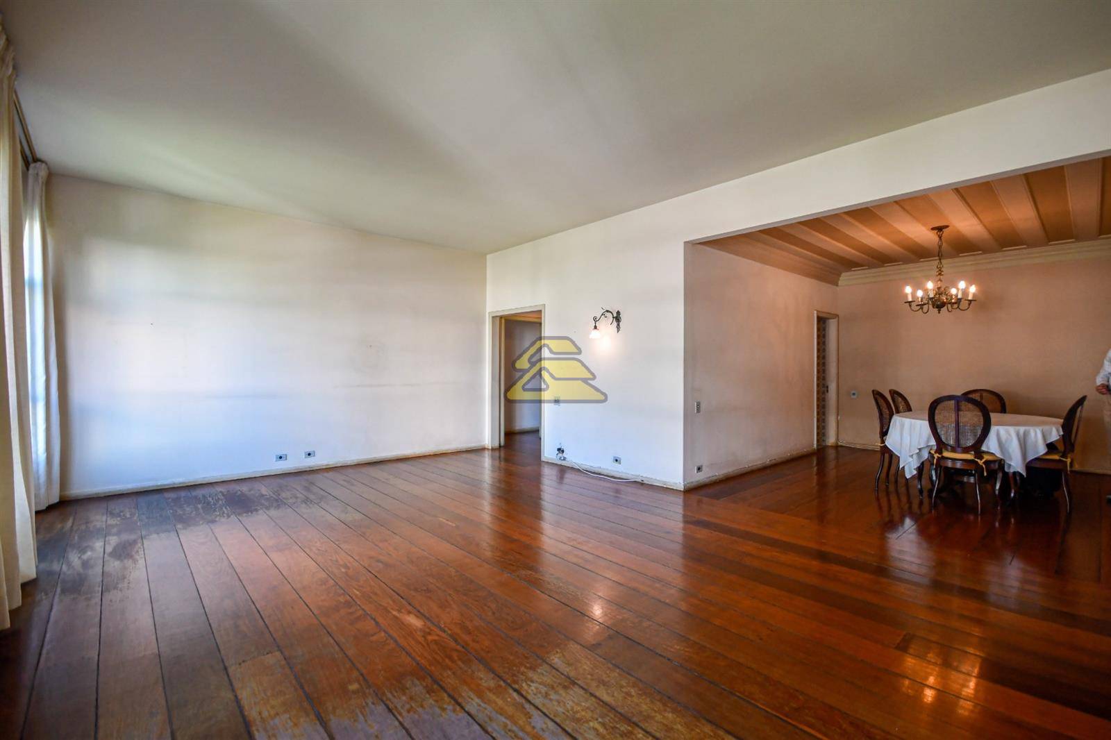 Apartamento à venda com 4 quartos, 200m² - Foto 5