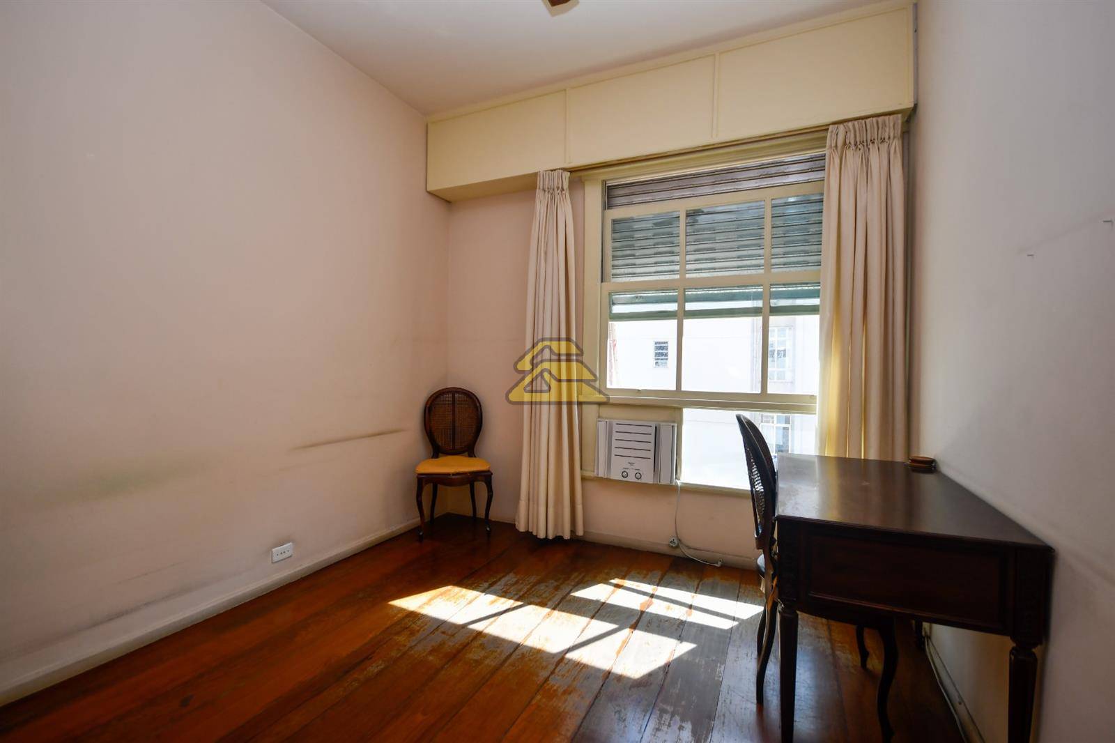 Apartamento à venda com 4 quartos, 200m² - Foto 11