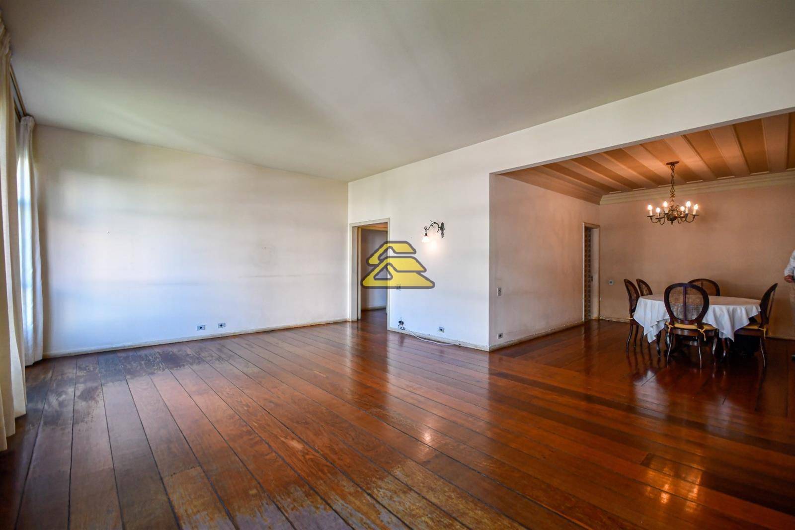 Apartamento à venda com 4 quartos, 200m² - Foto 4