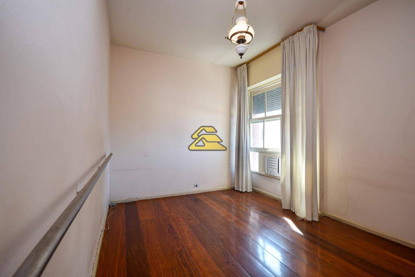 Apartamento à venda com 4 quartos, 200m² - Foto 5