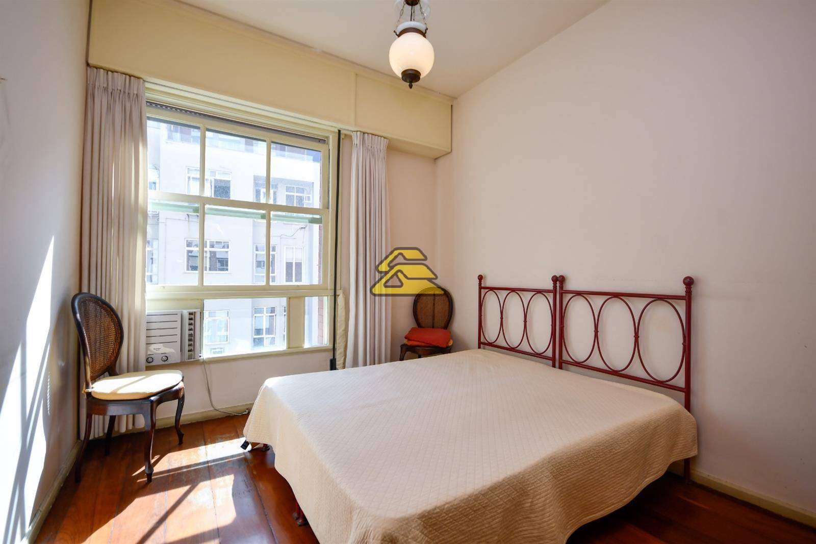 Apartamento à venda com 4 quartos, 200m² - Foto 13