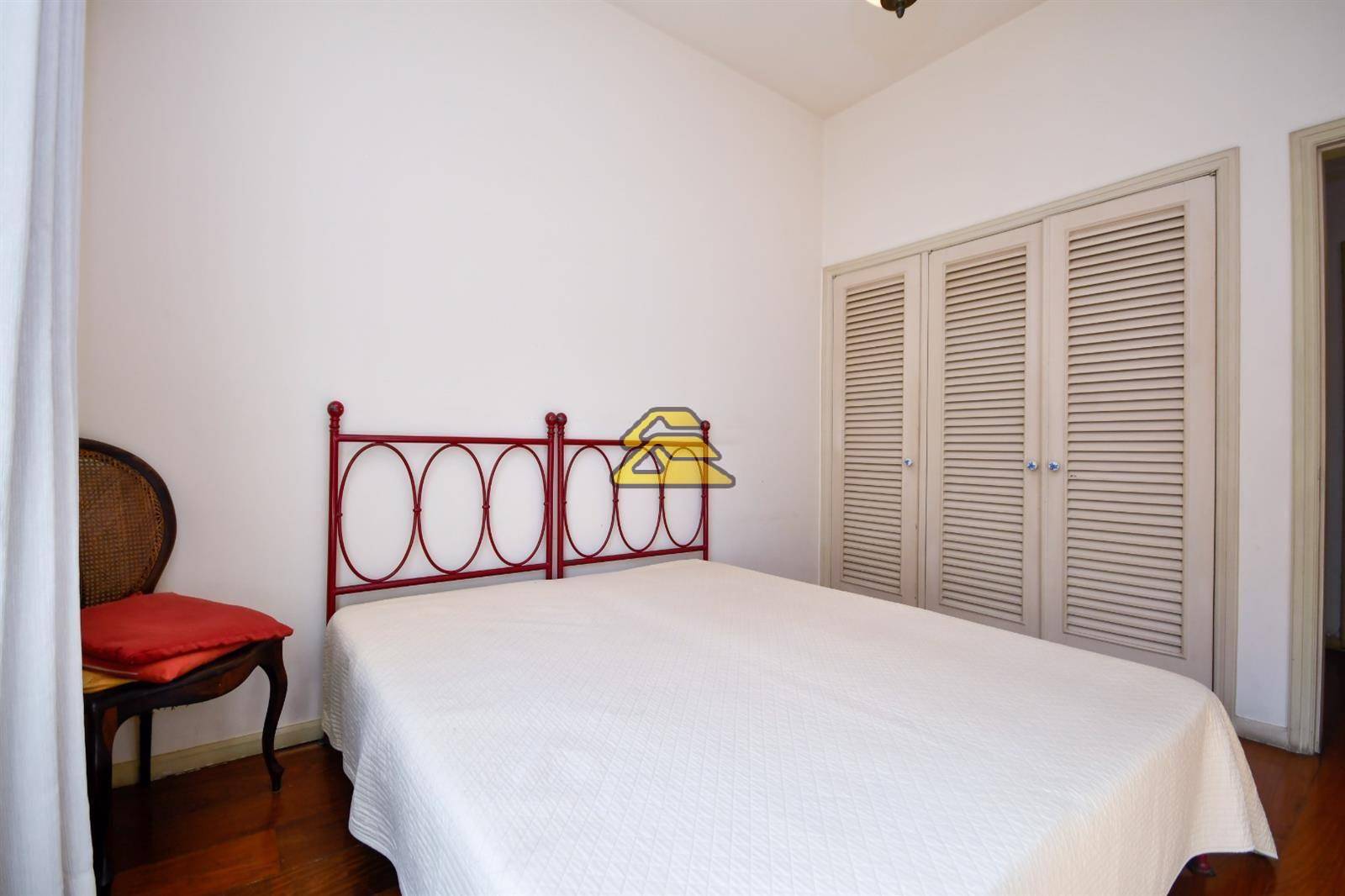 Apartamento à venda com 4 quartos, 200m² - Foto 15