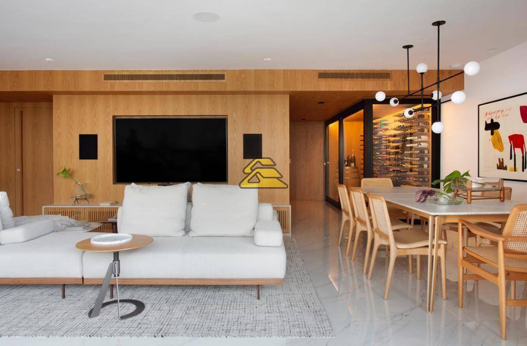 Apartamento à venda com 3 quartos, 220m² - Foto 1