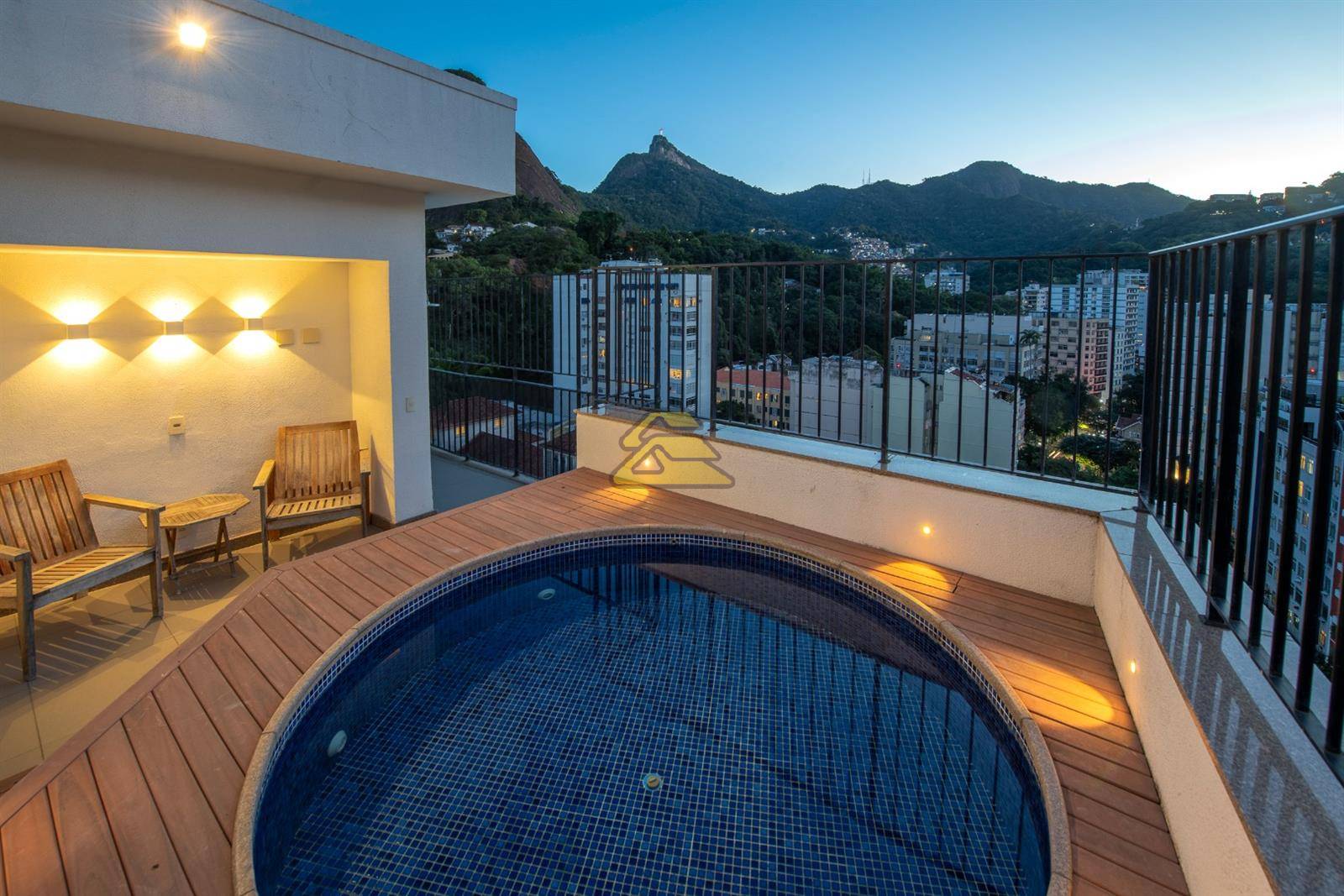 Cobertura à venda com 3 quartos, 182m² - Foto 1