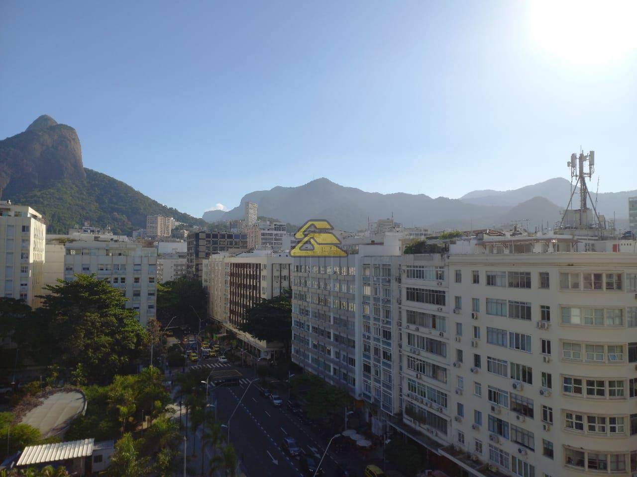 Apartamento à venda com 2 quartos, 71m² - Foto 3