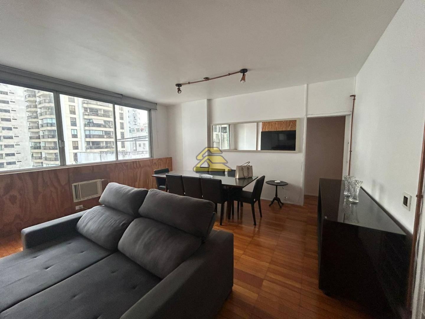 Apartamento para alugar com 3 quartos, 117m² - Foto 2