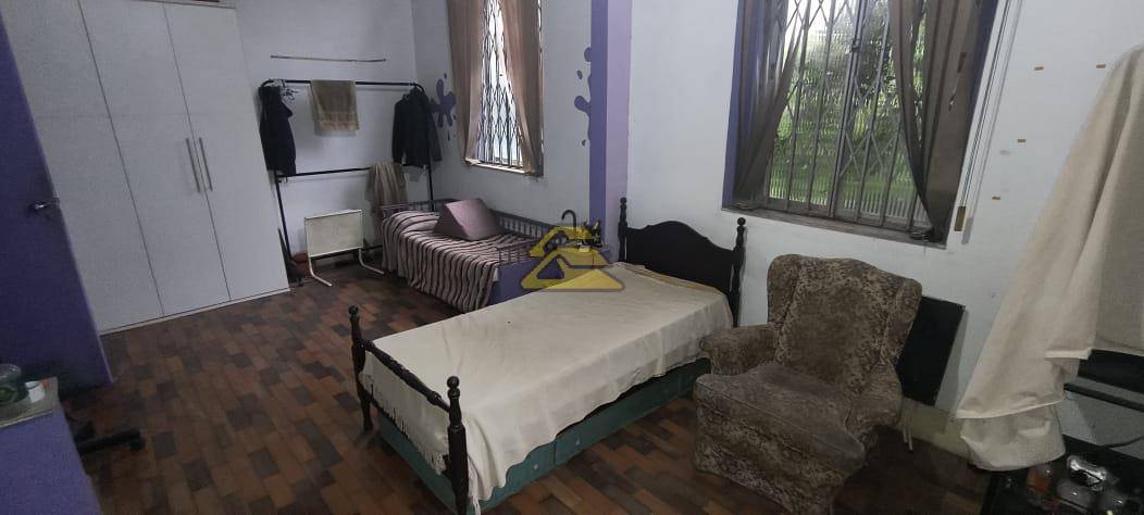 Casa à venda com 3 quartos, 265m² - Foto 9