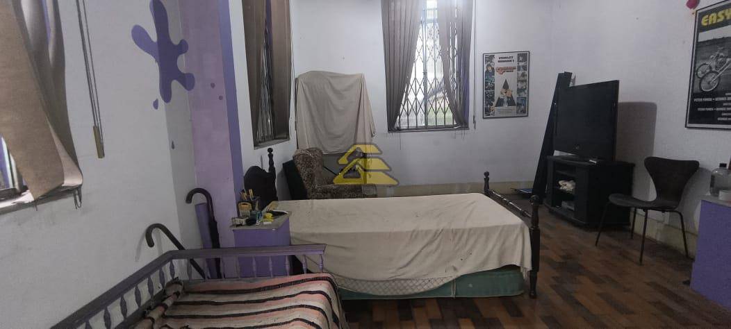 Casa à venda com 3 quartos, 265m² - Foto 12