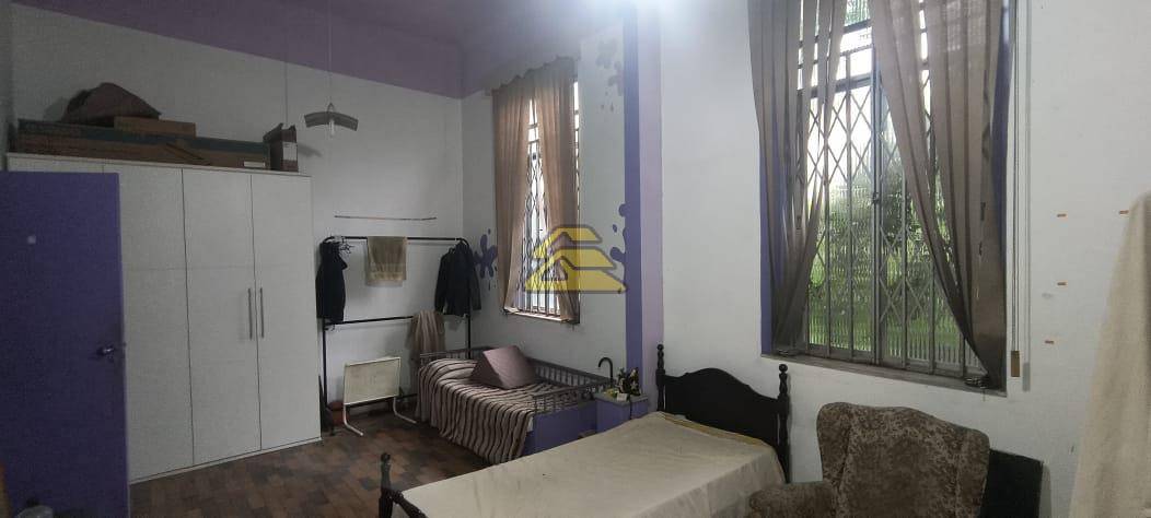 Casa à venda com 3 quartos, 265m² - Foto 13