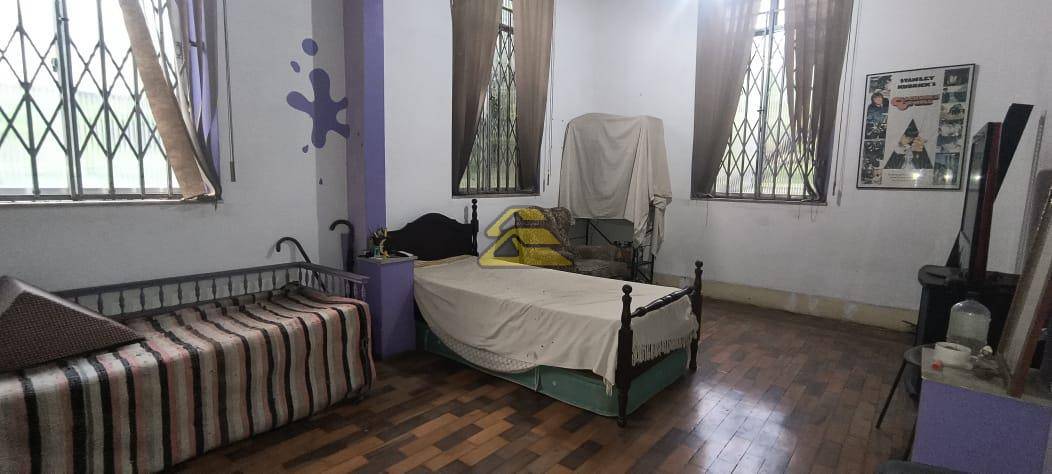 Casa à venda com 3 quartos, 265m² - Foto 14