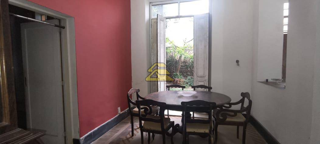 Casa à venda com 3 quartos, 265m² - Foto 2