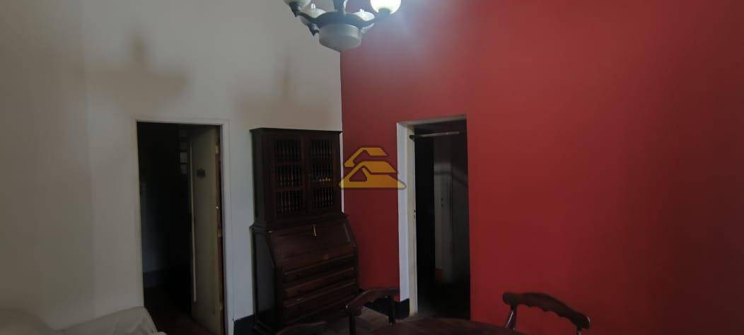 Casa à venda com 3 quartos, 265m² - Foto 4