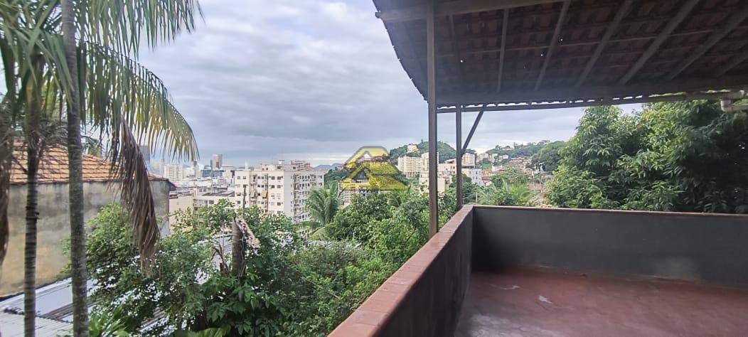 Casa à venda com 3 quartos, 265m² - Foto 20