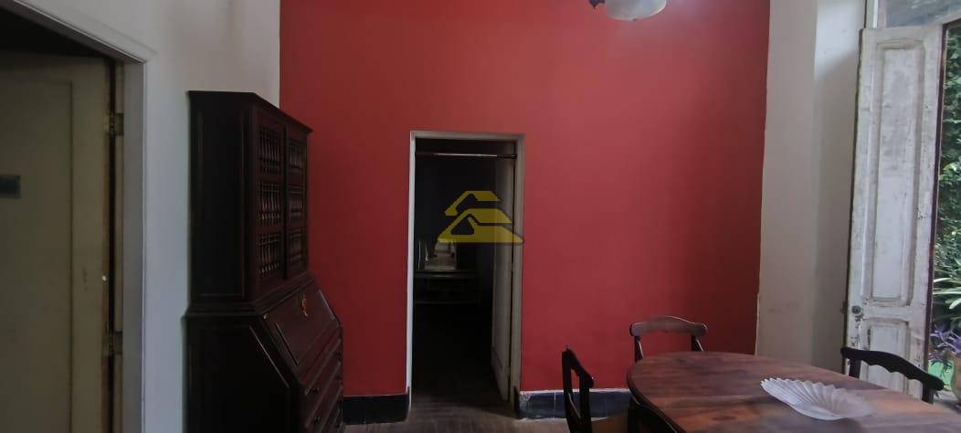Casa à venda com 3 quartos, 265m² - Foto 5