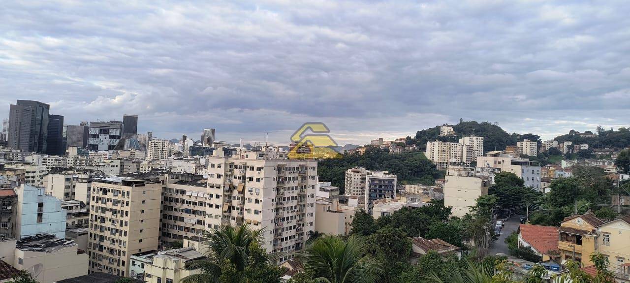 Casa à venda com 3 quartos, 265m² - Foto 1