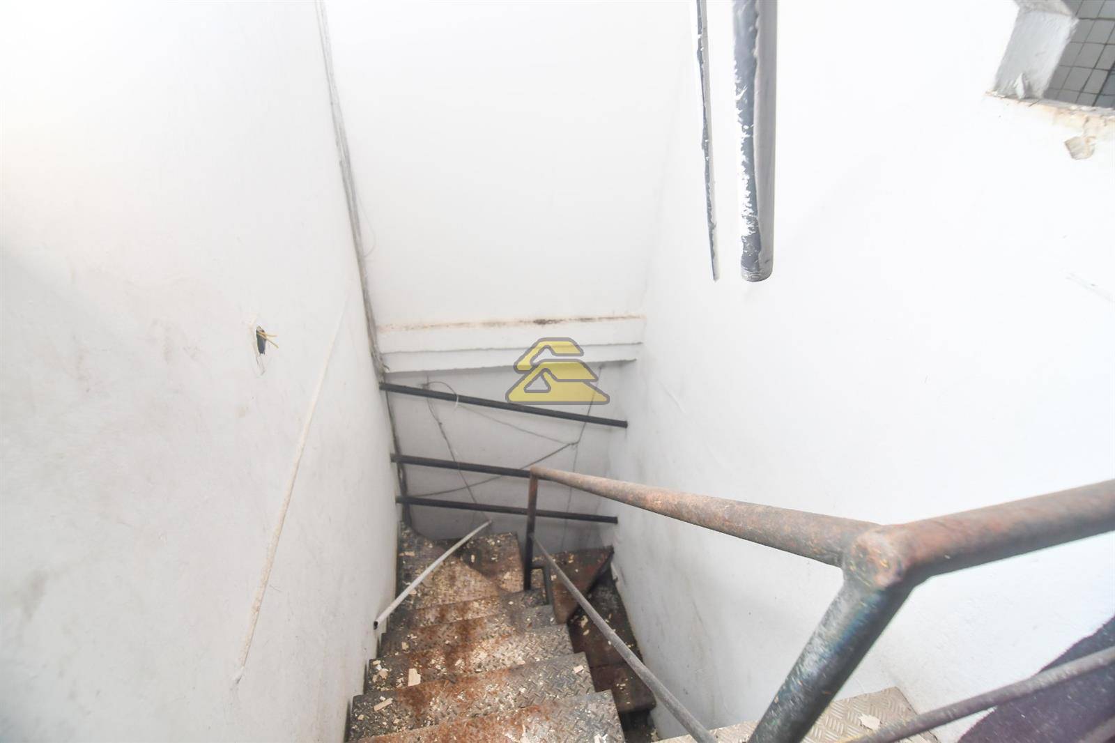 Prédio Inteiro para alugar, 1500m² - Foto 9