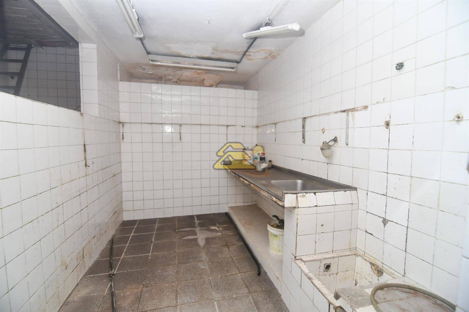 Prédio Inteiro para alugar, 1500m² - Foto 11