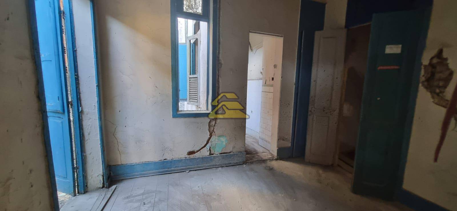 Casa à venda com 4 quartos, 235m² - Foto 9