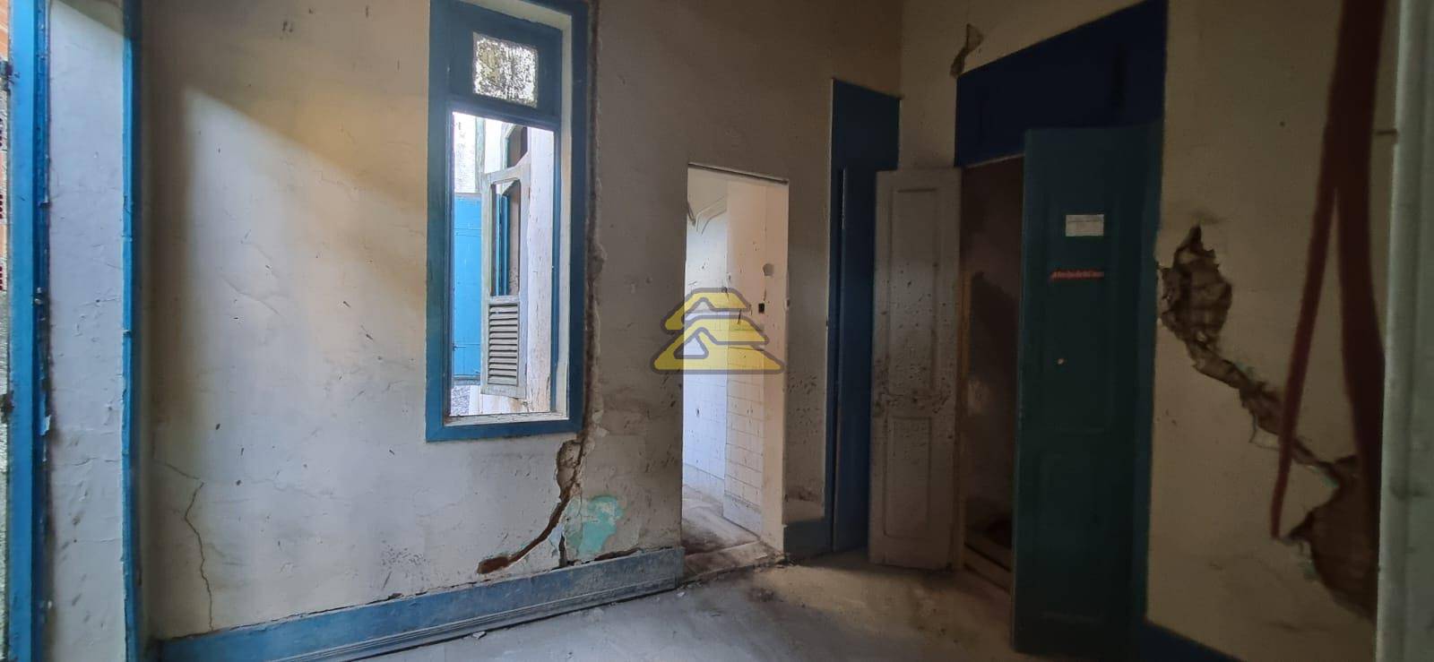 Casa à venda com 4 quartos, 235m² - Foto 11