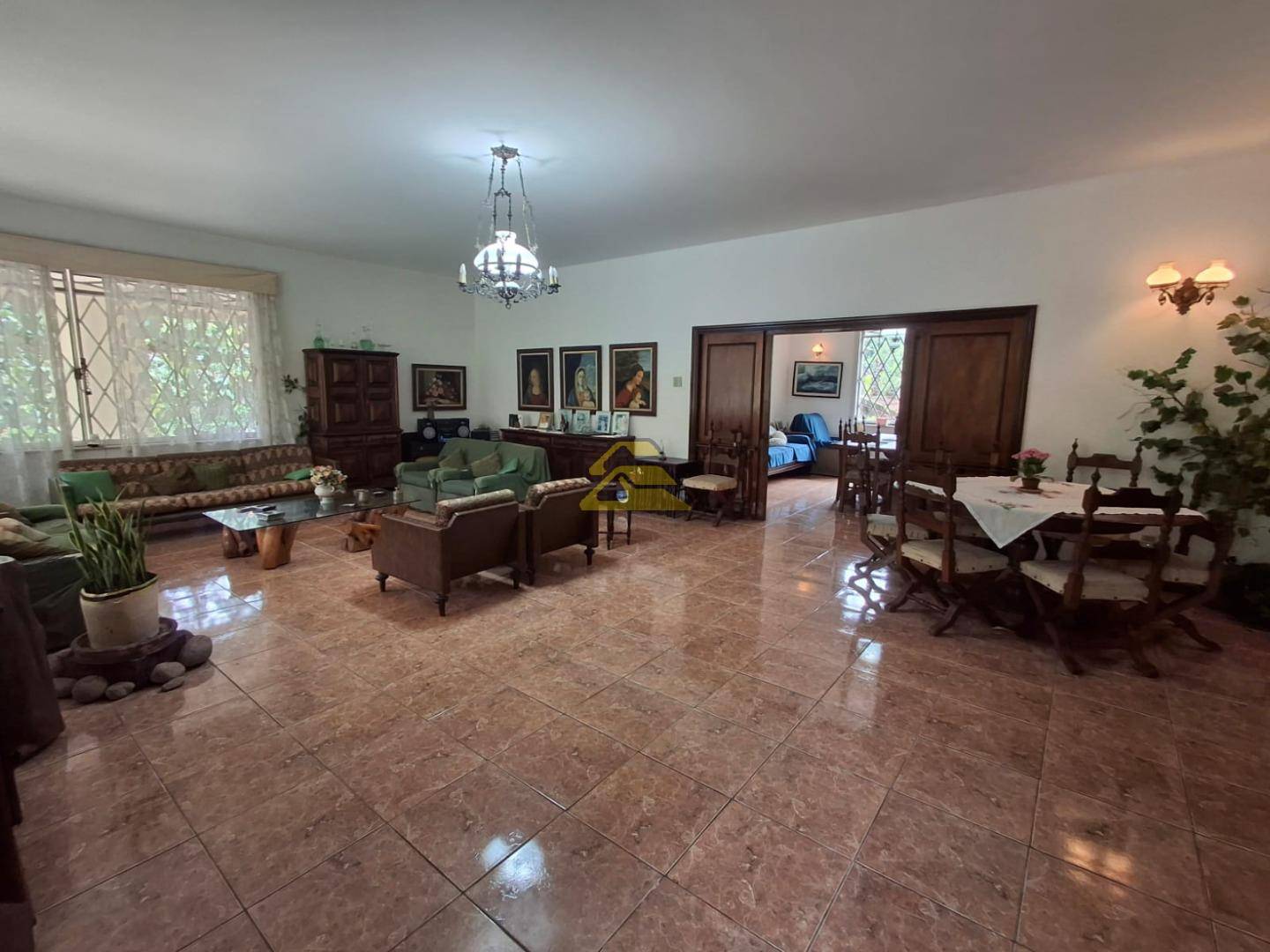 Casa à venda com 5 quartos, 380m² - Foto 5