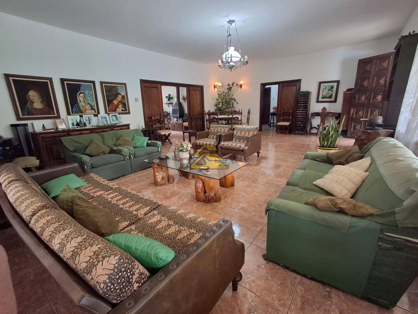 Casa à venda com 5 quartos, 380m² - Foto 4