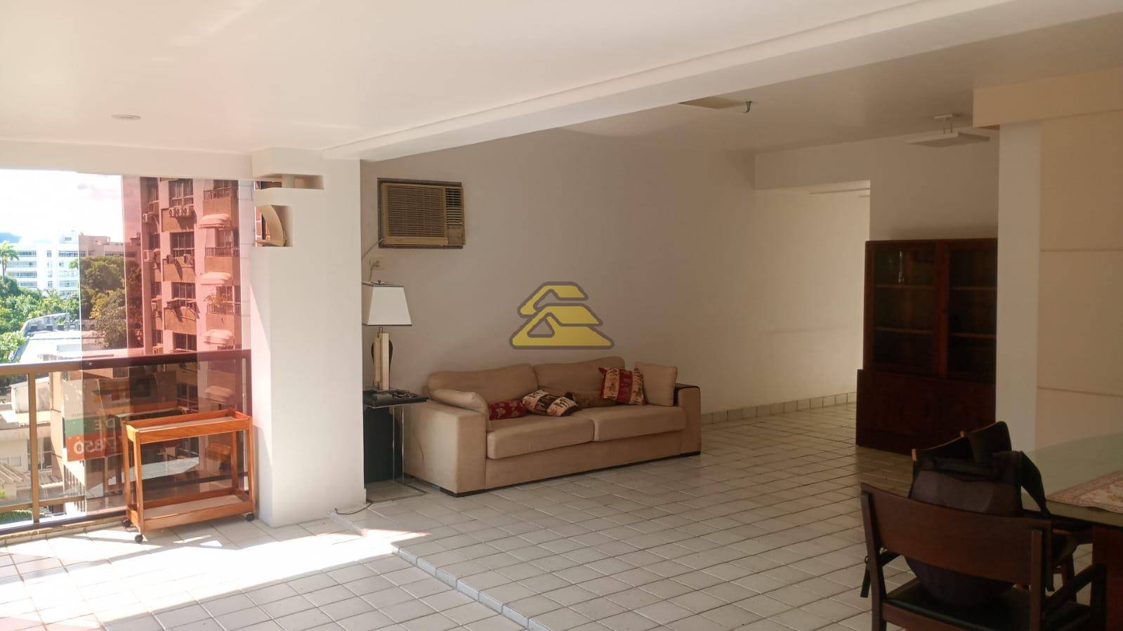 Apartamento à venda com 3 quartos, 140m² - Foto 3