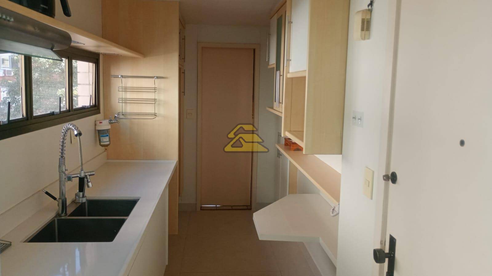 Apartamento à venda com 3 quartos, 140m² - Foto 14