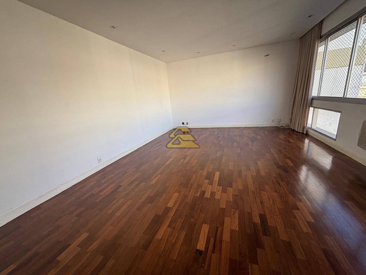 Apartamento para alugar com 3 quartos, 124m² - Foto 5