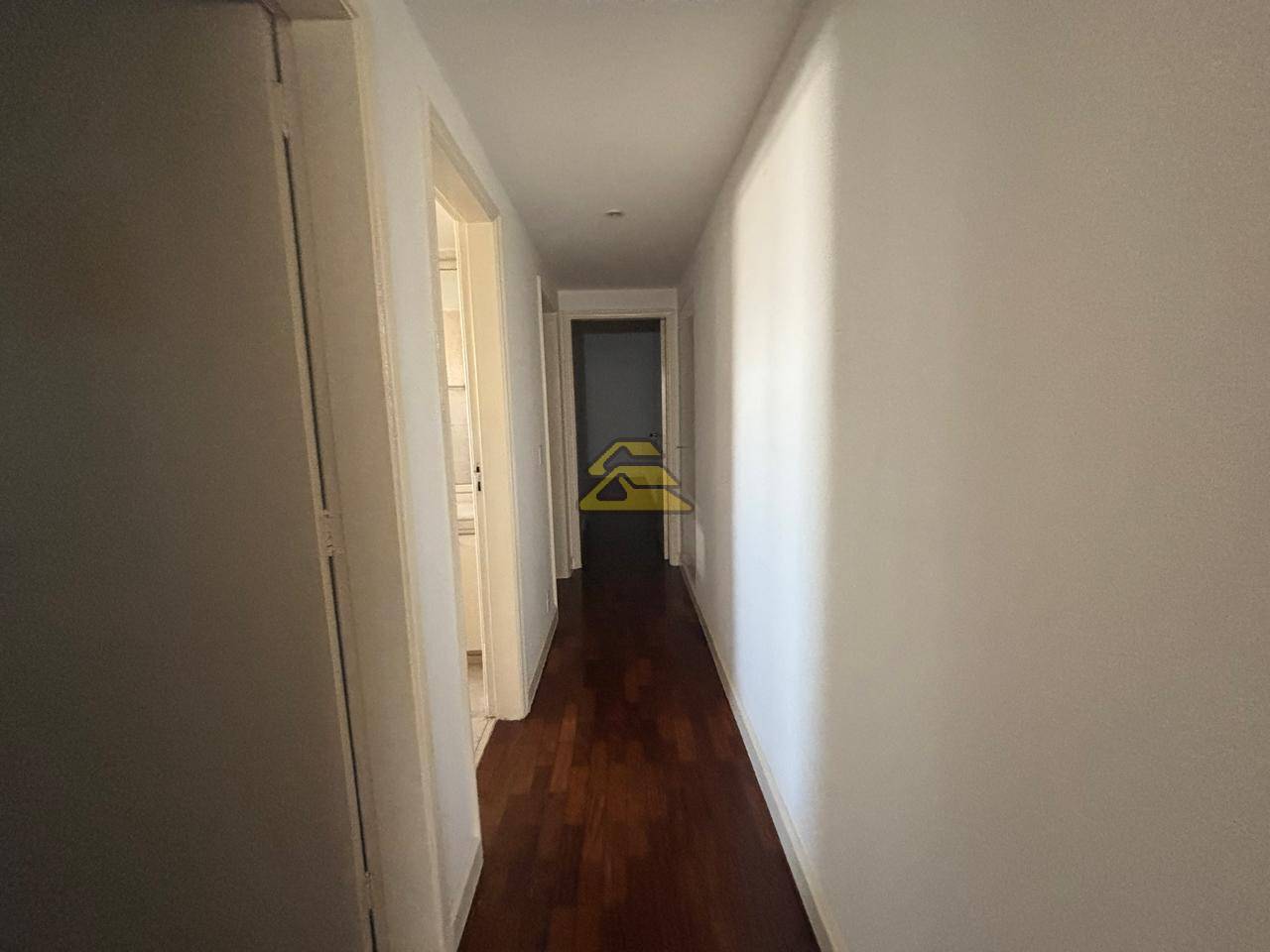 Apartamento para alugar com 3 quartos, 124m² - Foto 13
