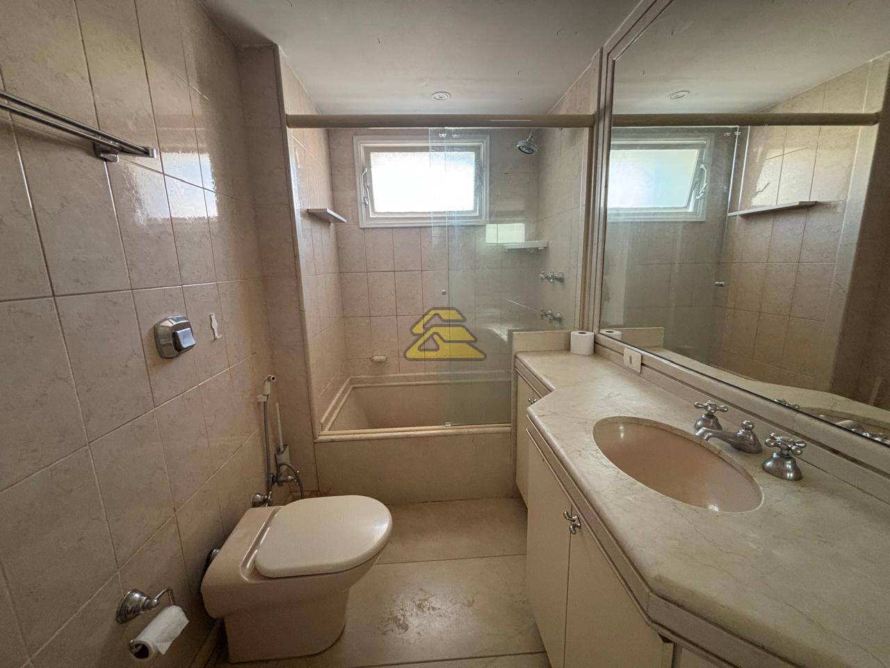Apartamento para alugar com 3 quartos, 124m² - Foto 23