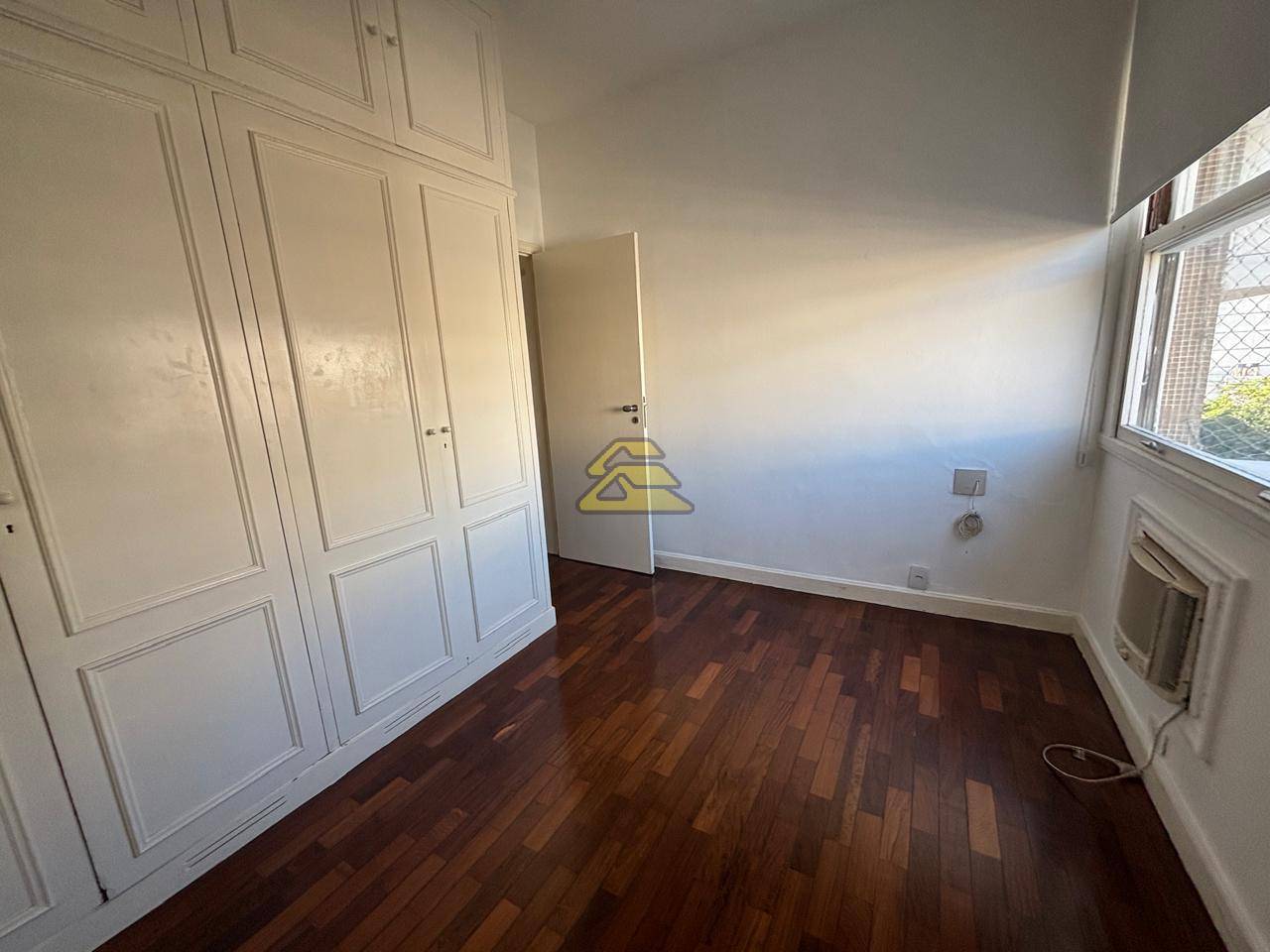 Apartamento para alugar com 3 quartos, 124m² - Foto 10