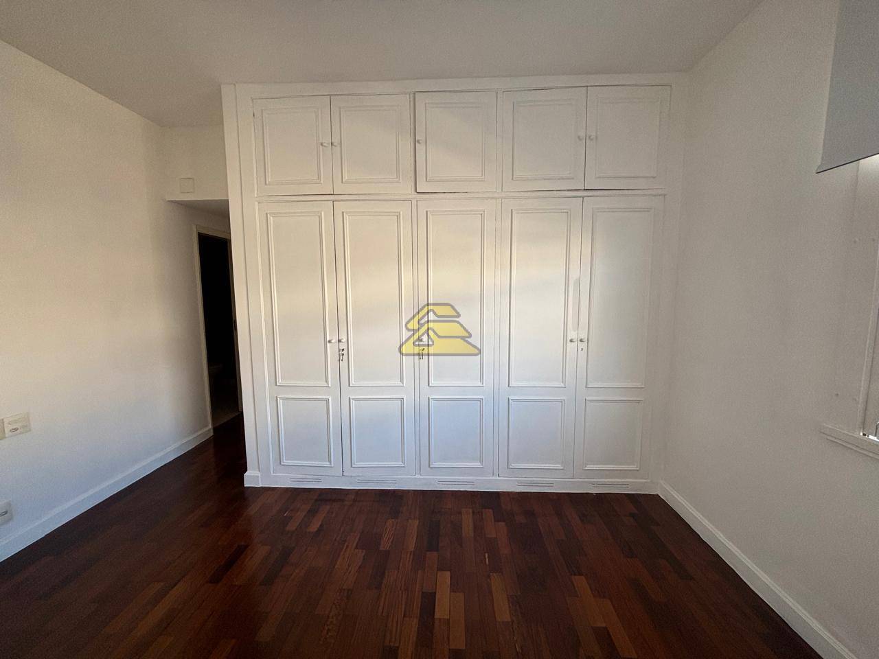 Apartamento para alugar com 3 quartos, 124m² - Foto 11