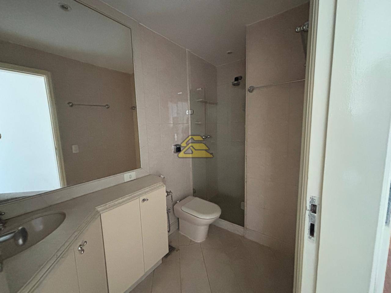 Apartamento para alugar com 3 quartos, 124m² - Foto 22