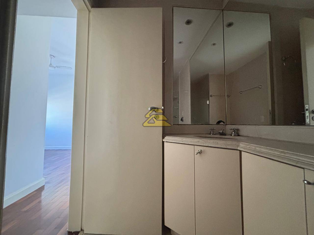 Apartamento para alugar com 3 quartos, 124m² - Foto 25