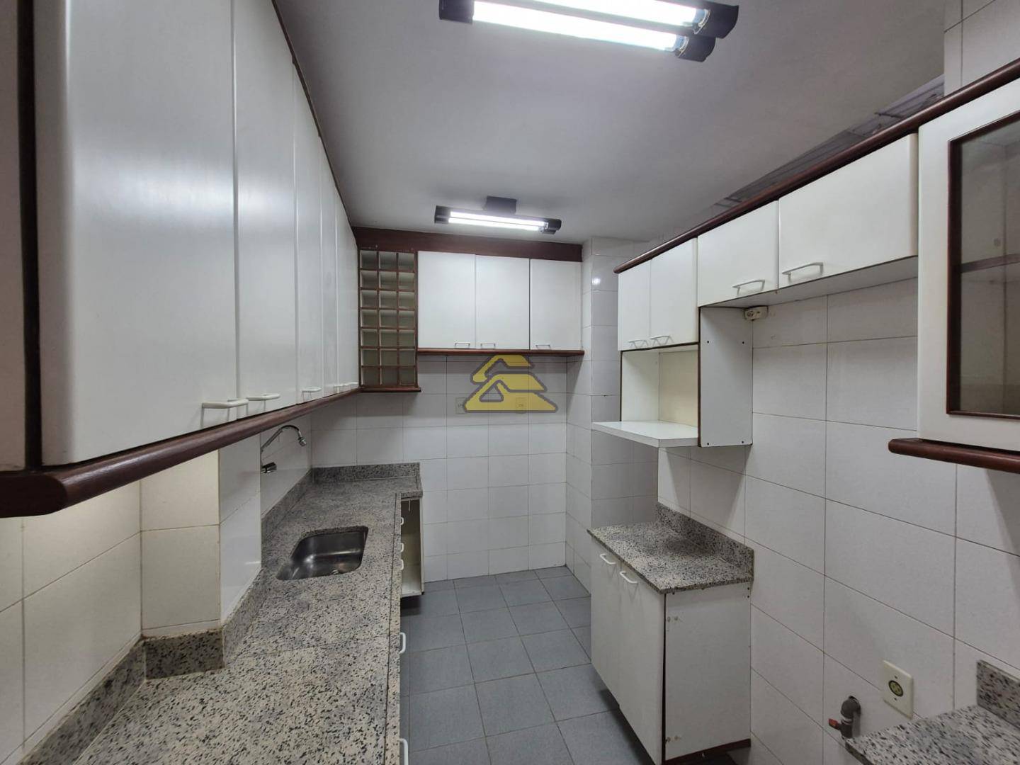 Apartamento à venda com 2 quartos, 66m² - Foto 17