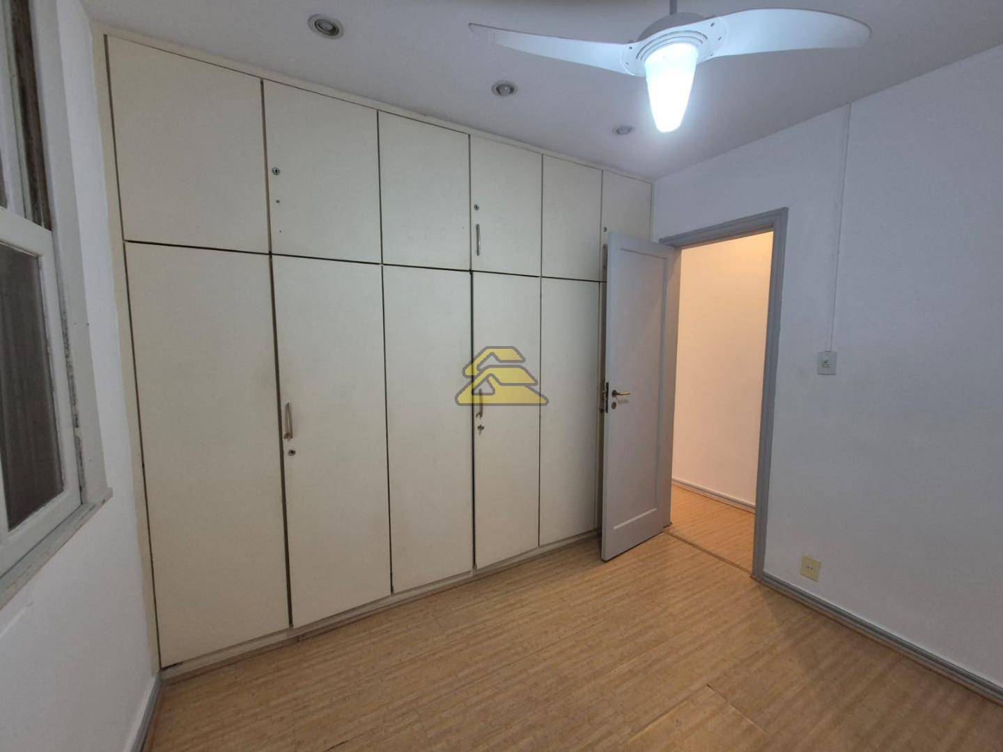 Apartamento à venda com 2 quartos, 66m² - Foto 13