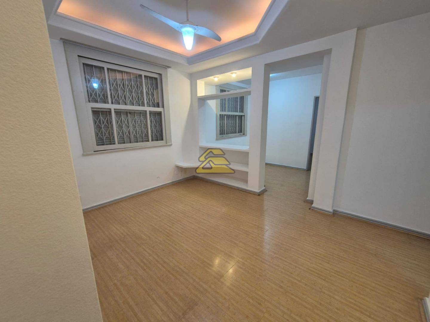 Apartamento à venda com 2 quartos, 66m² - Foto 6