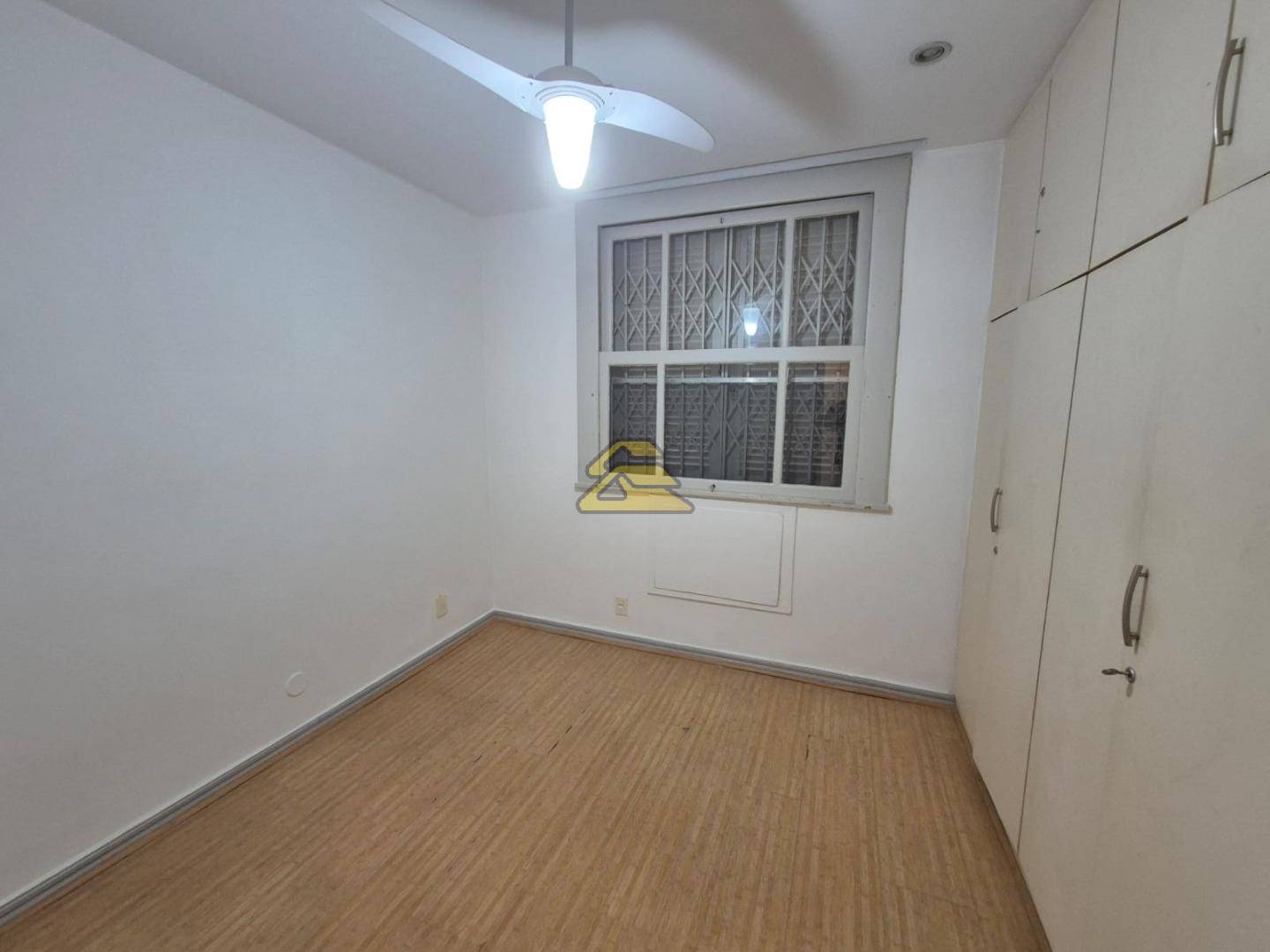 Apartamento à venda com 2 quartos, 66m² - Foto 11