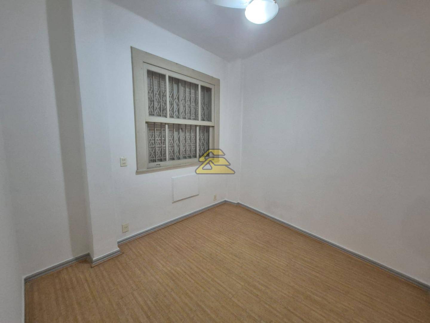 Apartamento à venda com 2 quartos, 66m² - Foto 10