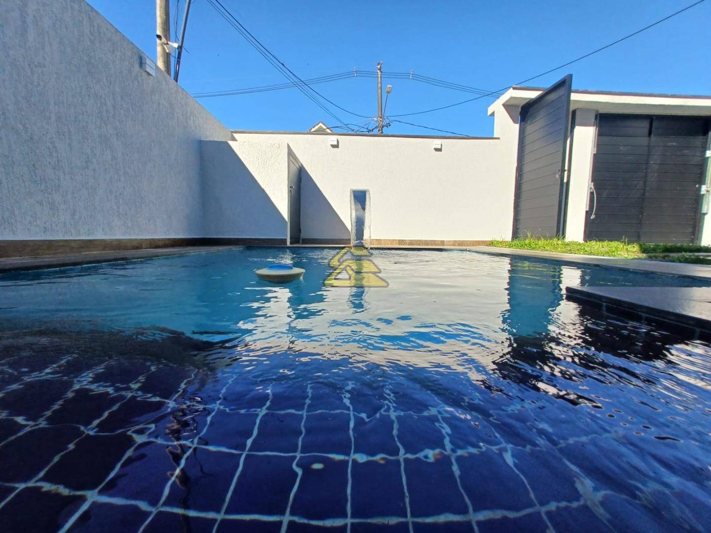 Casa de Condomínio à venda com 4 quartos, 190m² - Foto 2