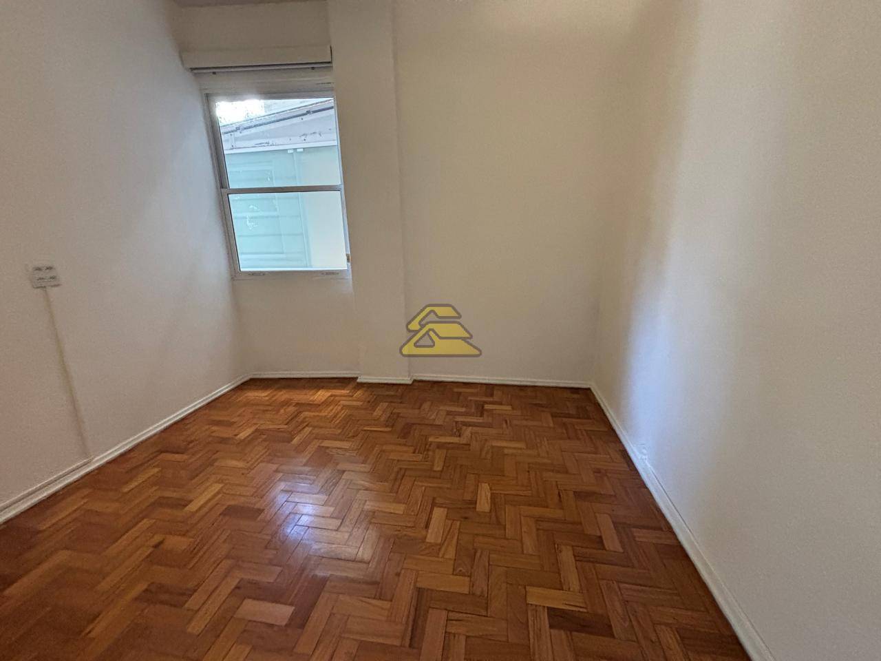 Apartamento à venda com 2 quartos, 62m² - Foto 4