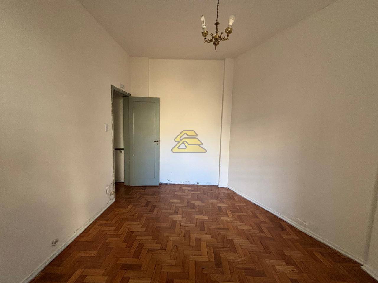 Apartamento à venda com 2 quartos, 62m² - Foto 8